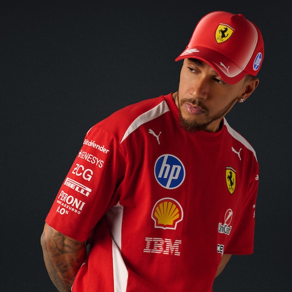 FERRARI CLOSE UP 1